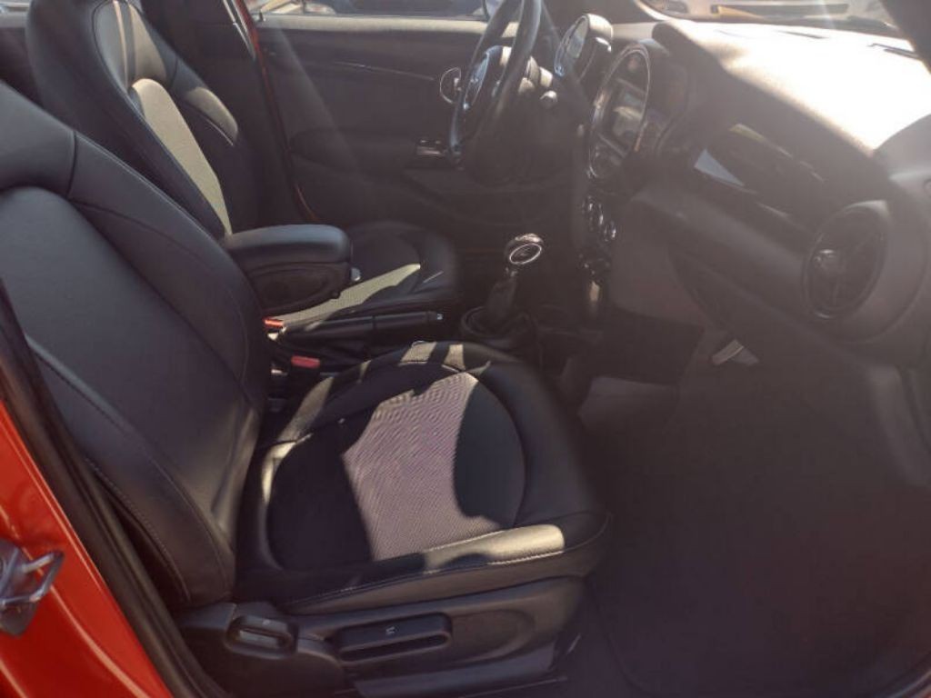 2019 MINI Cooper Image 40