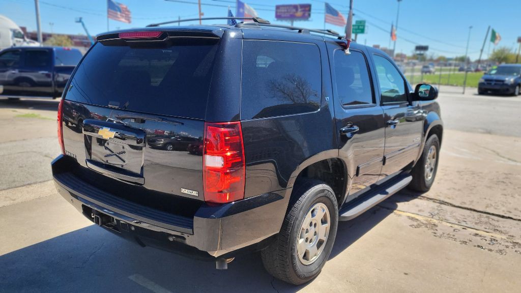 2012 Chevrolet Tahoe Image 2