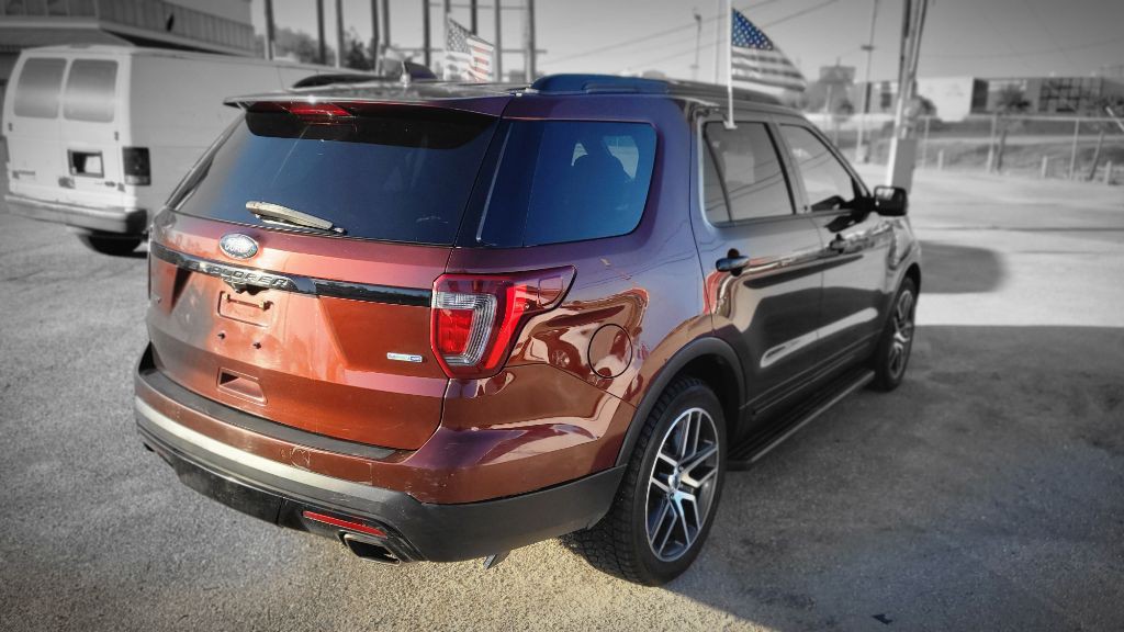 2016 Ford Explorer Image 3