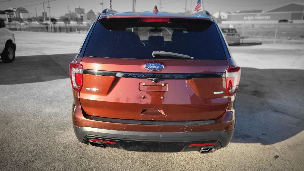 2016 Ford Explorer Image 4