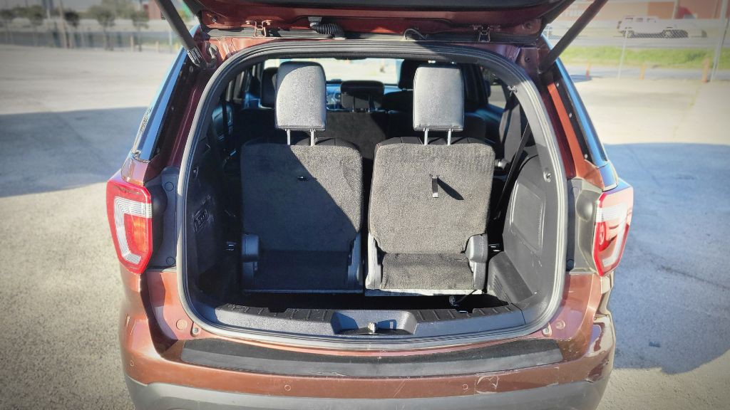 2016 Ford Explorer Image 8