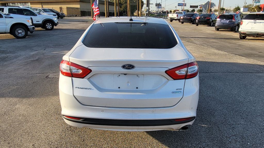 2016 Ford Fusion Image 3