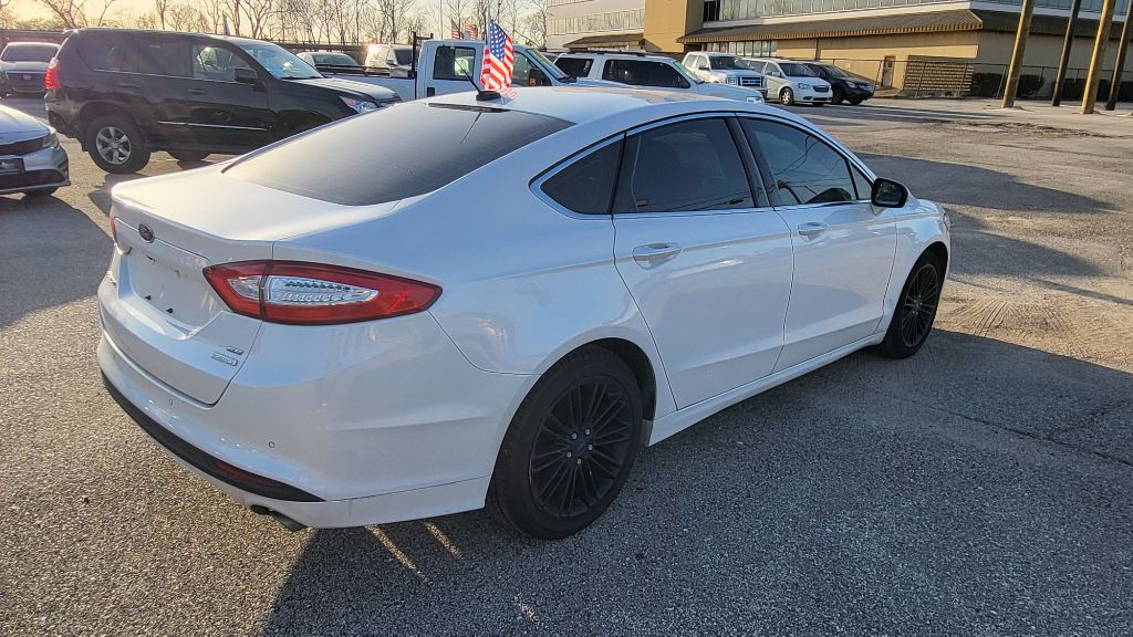 2016 Ford Fusion Image 4