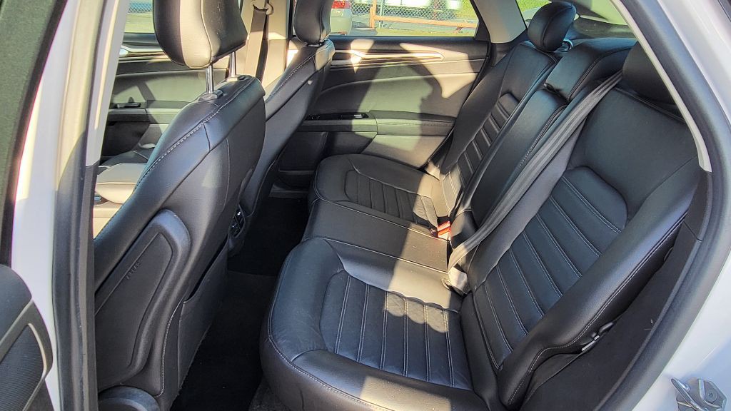2016 Ford Fusion Image 9