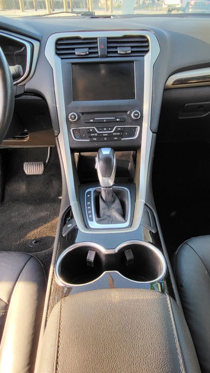 2016 Ford Fusion Image 11