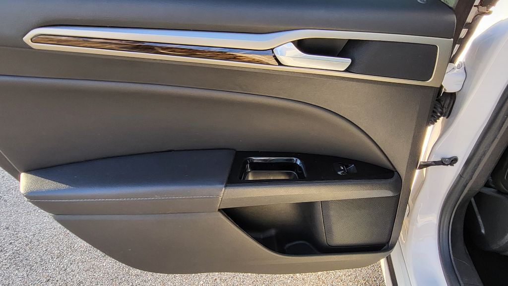 2016 Ford Fusion Image 14