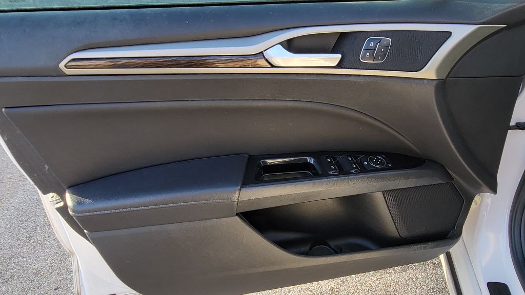 2016 Ford Fusion Image 15