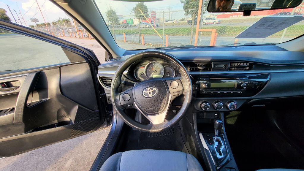 2014 Toyota Corolla Image 21
