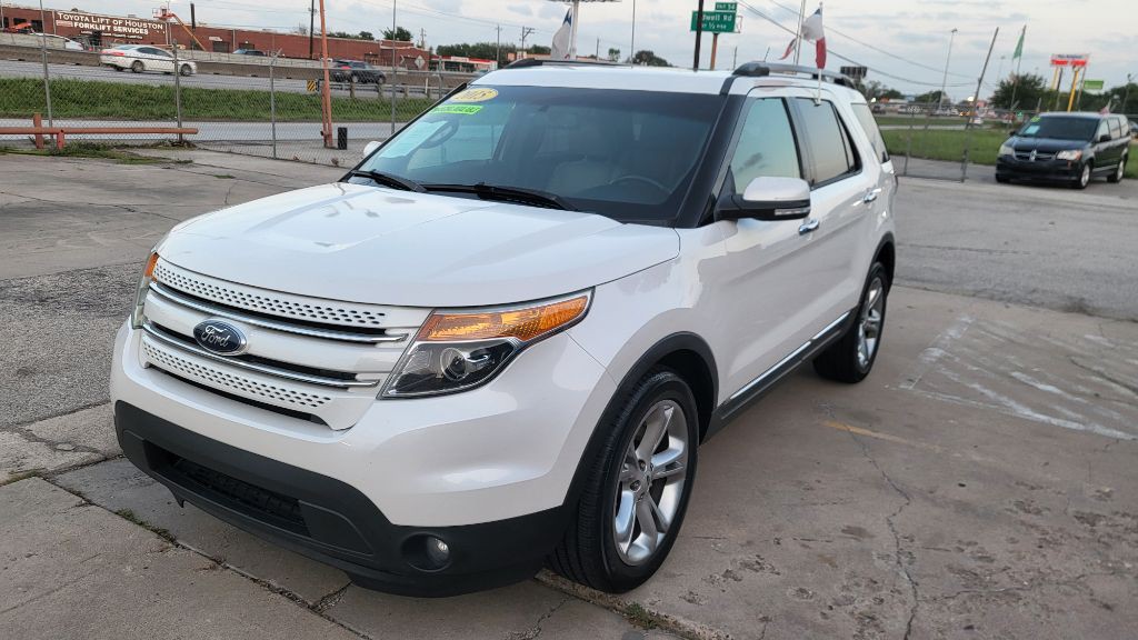 2015 Ford Explorer Image 1