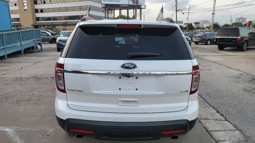 2015 Ford Explorer Image 2