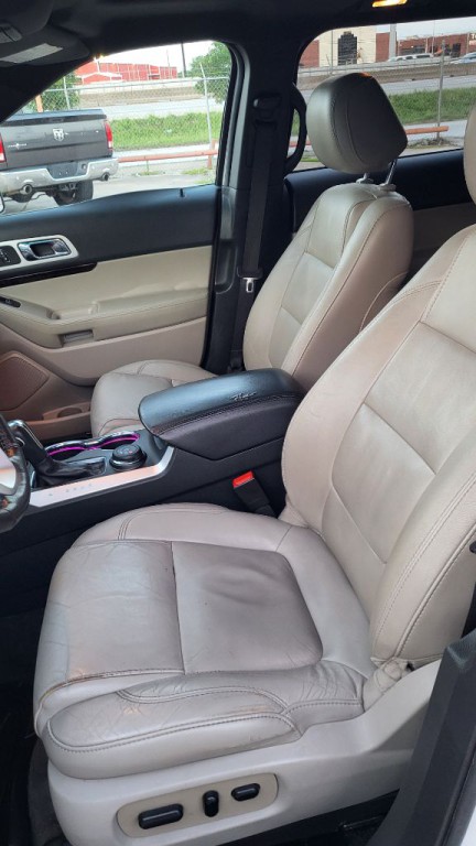 2015 Ford Explorer Image 8