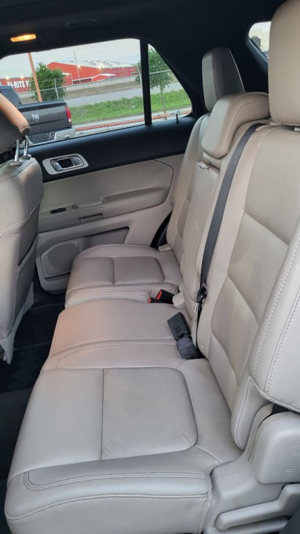2015 Ford Explorer Image 9