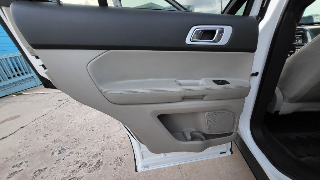2015 Ford Explorer Image 15