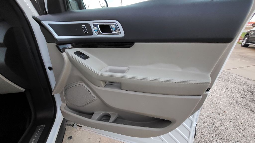 2015 Ford Explorer Image 17