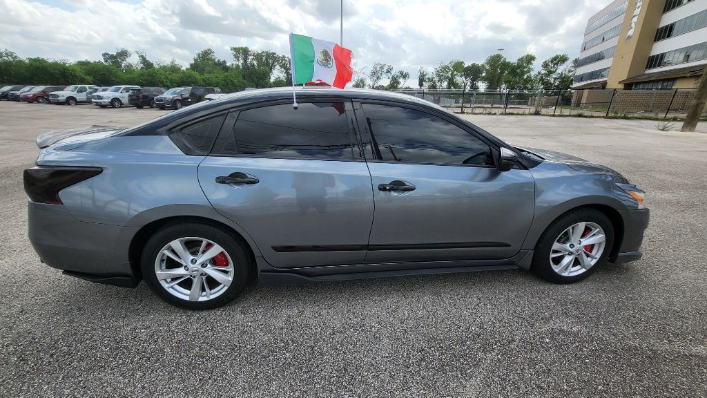 2015 Nissan Altima Image 4