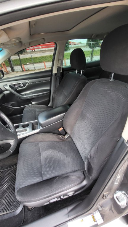 2015 Nissan Altima Image 9