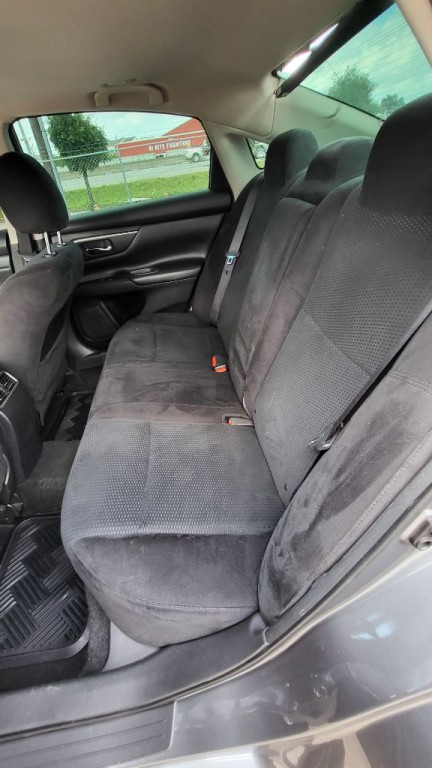 2015 Nissan Altima Image 10