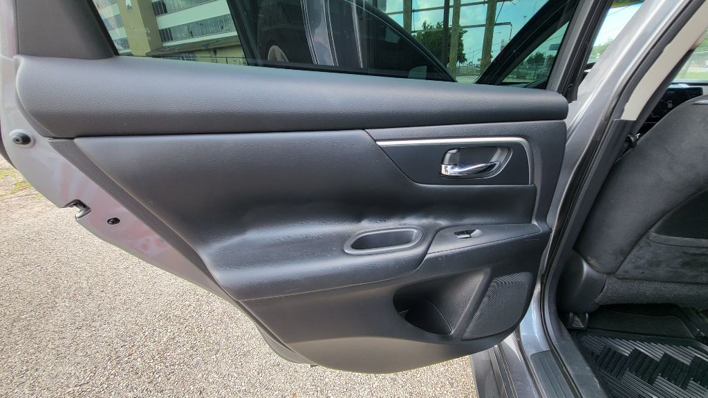 2015 Nissan Altima Image 14