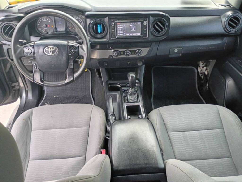 2019 Toyota Tacoma Image 10
