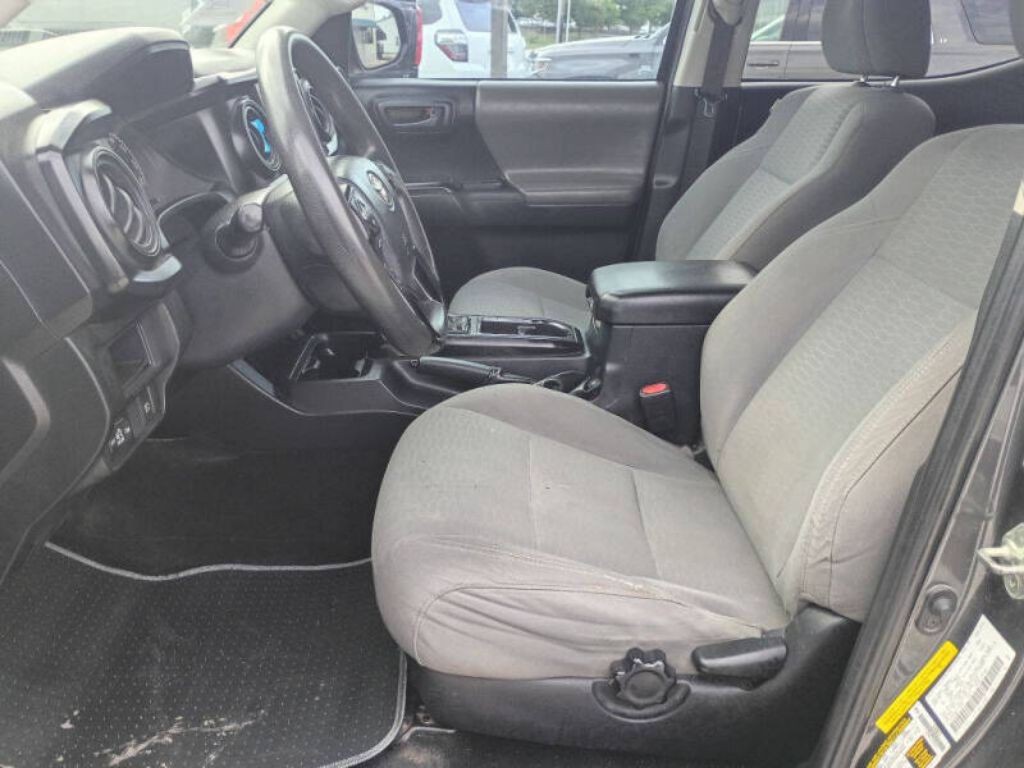 2019 Toyota Tacoma Image 12