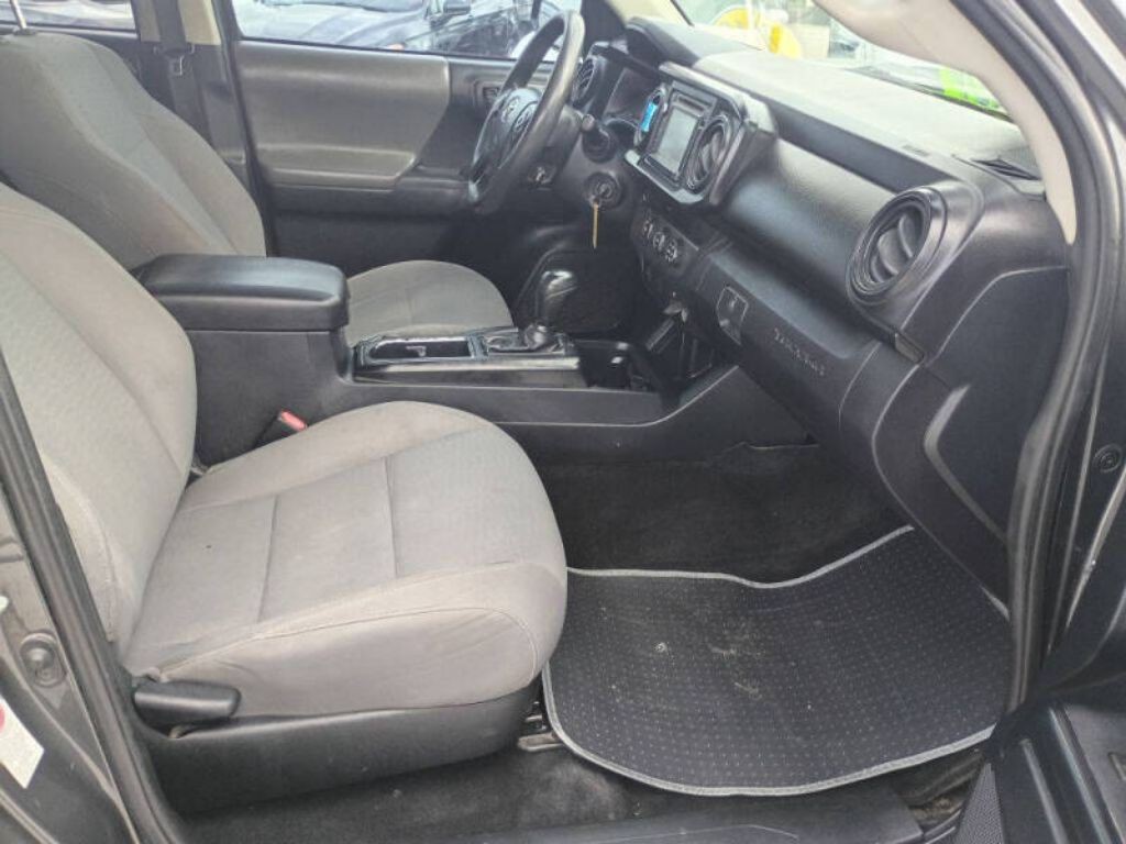 2019 Toyota Tacoma Image 15