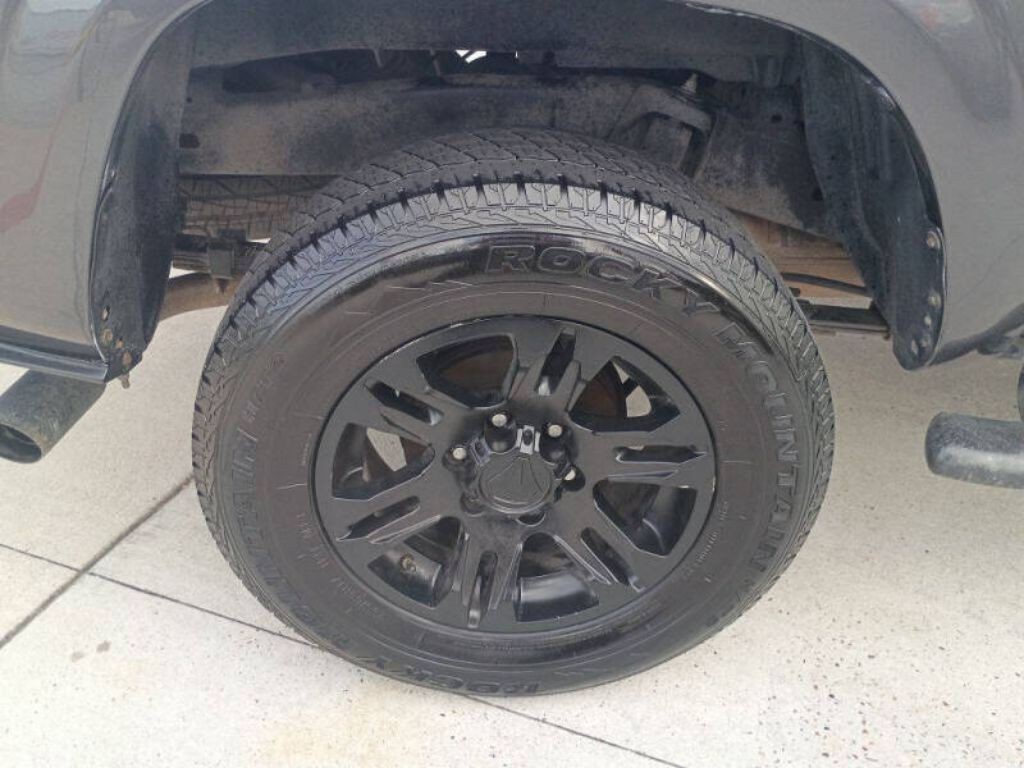2019 Toyota Tacoma Image 19