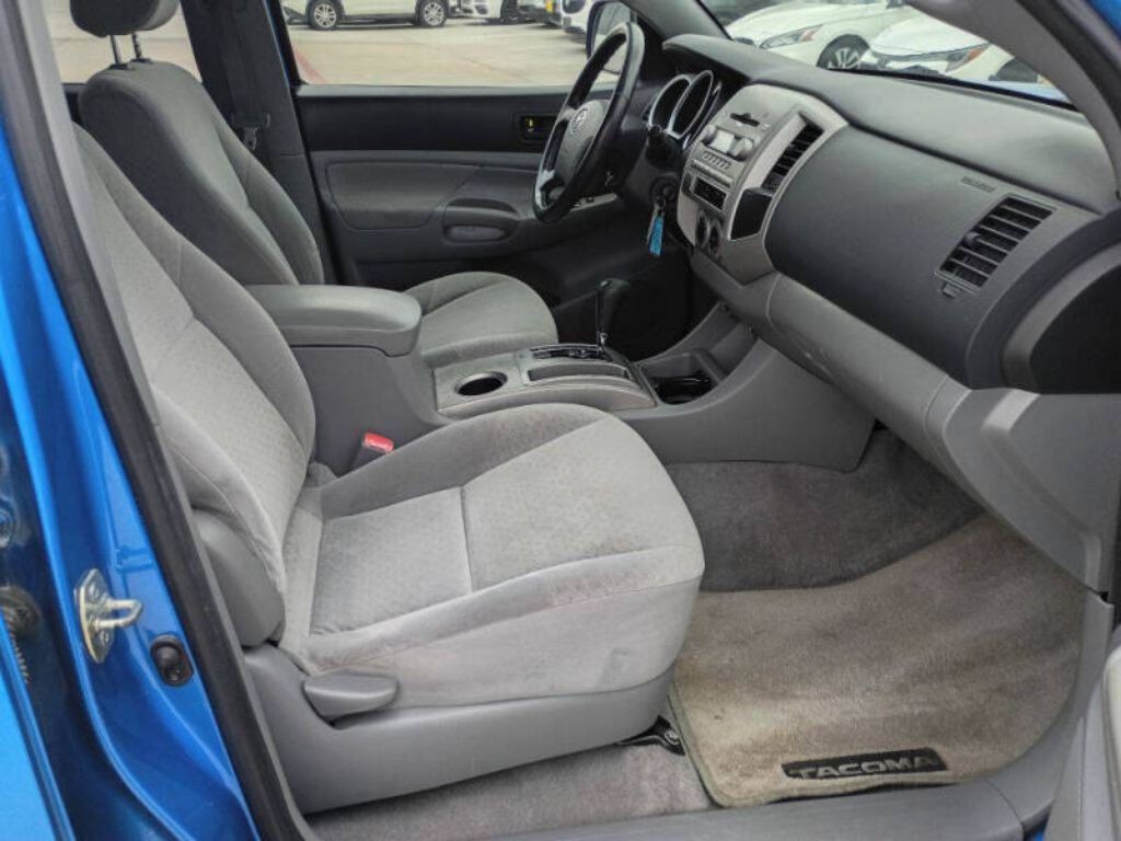 2005 Toyota Tacoma Image 16