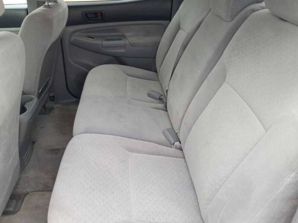 2005 Toyota Tacoma Image 17