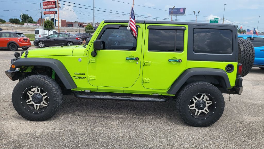 2013 Jeep Wrangler Unlimited Image 2