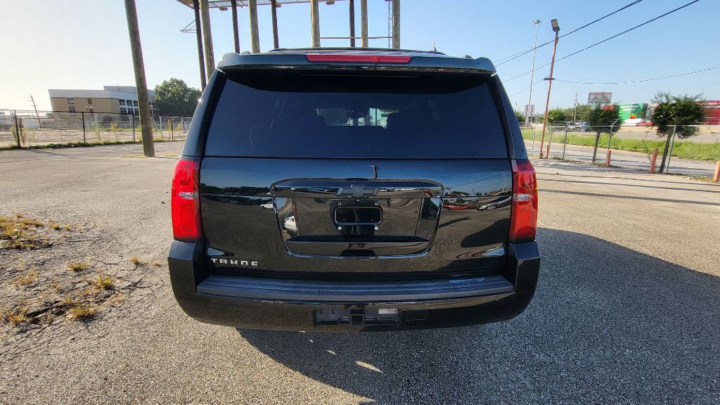 2015 Chevrolet Tahoe Image 2
