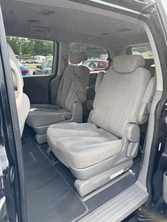 2008 Hyundai Entourage Image 16