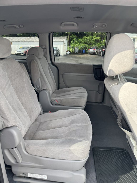 2008 Hyundai Entourage Image 19