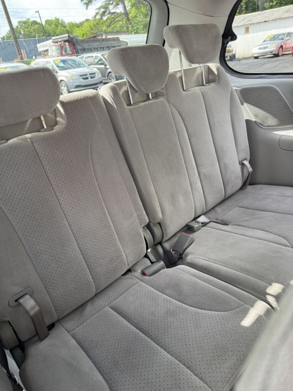 2008 Hyundai Entourage Image 20