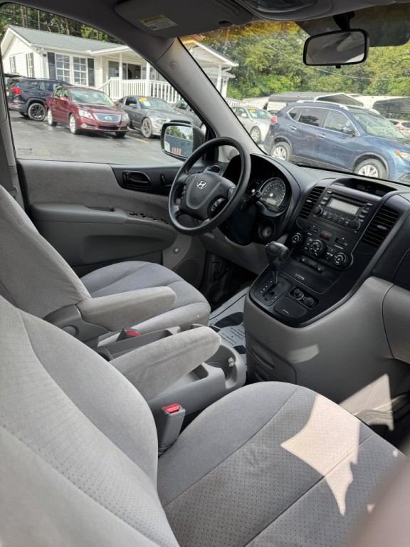 2008 Hyundai Entourage Image 21