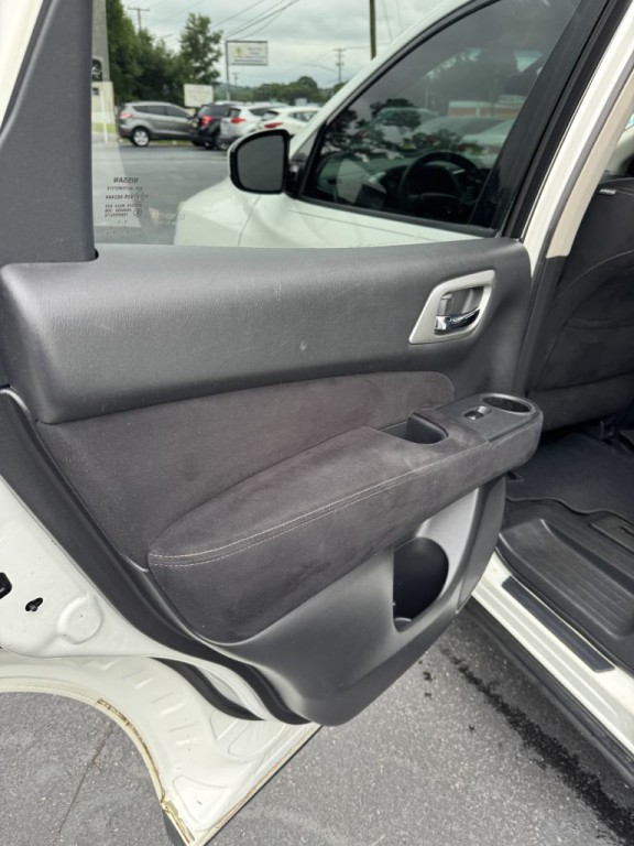 2014 Nissan Pathfinder Image 18