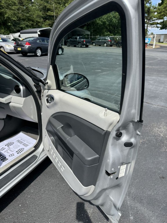 2008 Chrysler PT Cruiser Image 17