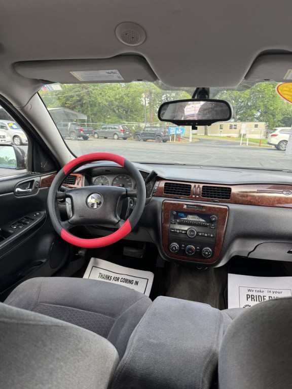 2011 Chevrolet Impala Image 12