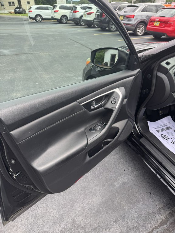 2016 Nissan Altima Image 12