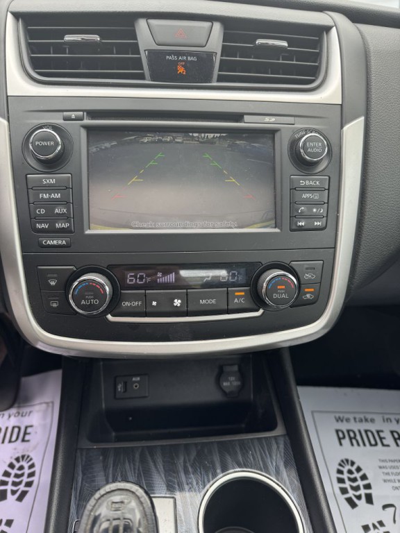 2016 Nissan Altima Image 14