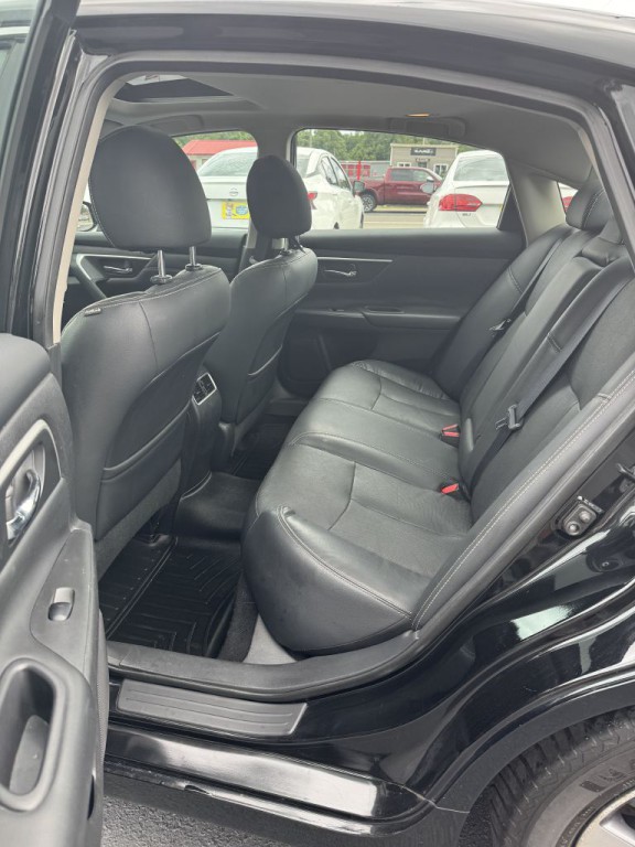 2016 Nissan Altima Image 22