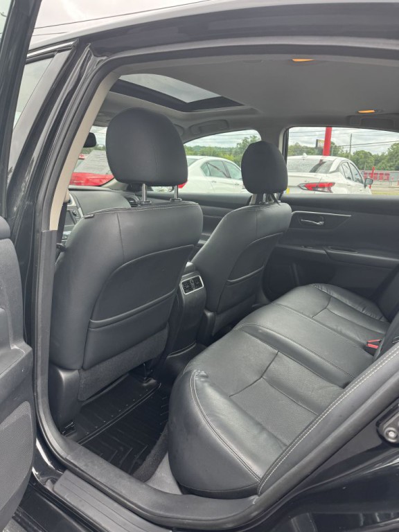 2016 Nissan Altima Image 24