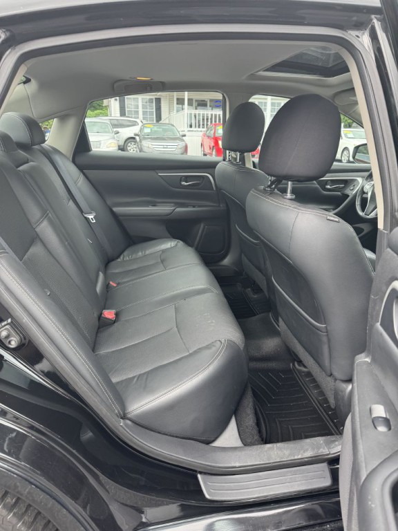 2016 Nissan Altima Image 26