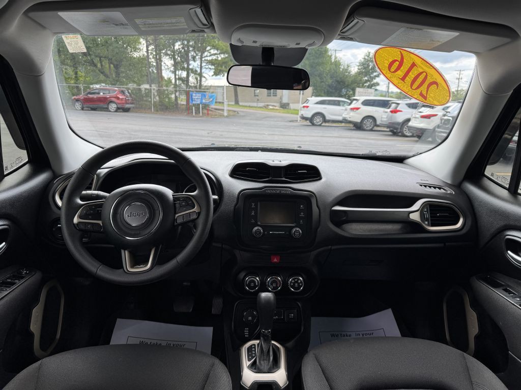 2016 Jeep Renegade Image 11