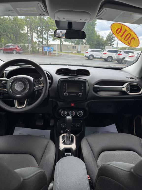 2016 Jeep Renegade Image 13