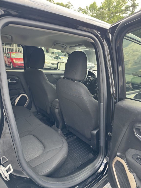 2016 Jeep Renegade Image 20