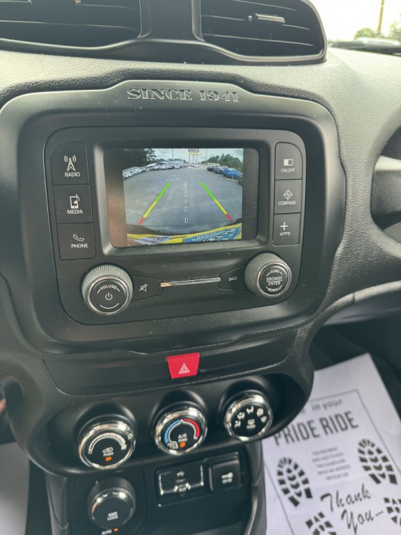 2016 Jeep Renegade Image 24