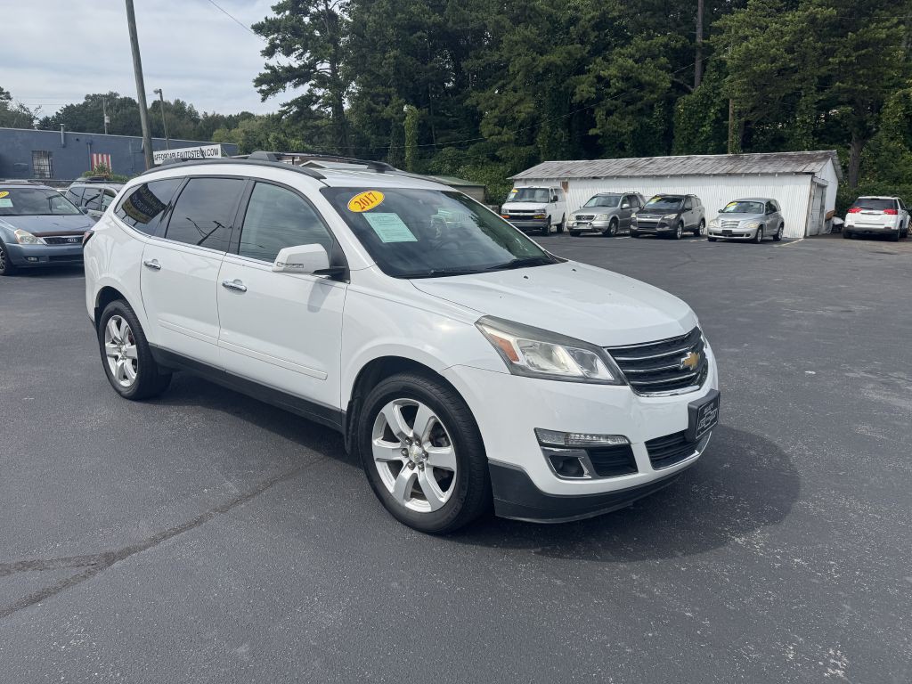 2017 Chevrolet Traverse Image 2