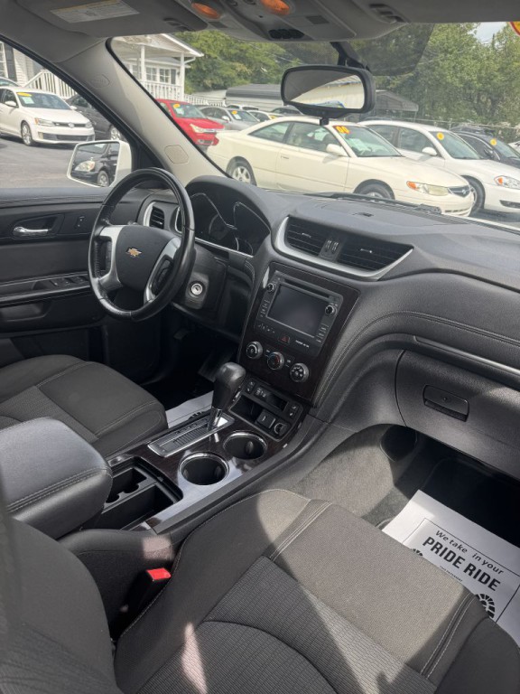 2017 Chevrolet Traverse Image 25