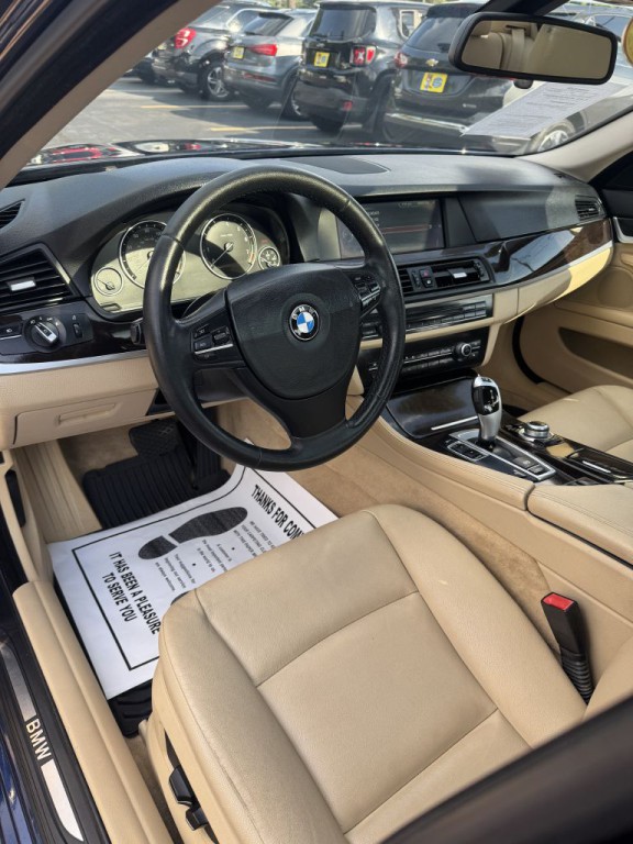 2013 BMW 5 Series Image 9