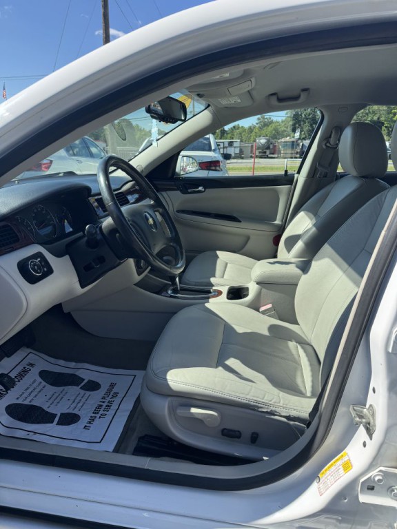 2010 Chevrolet Impala Image 8
